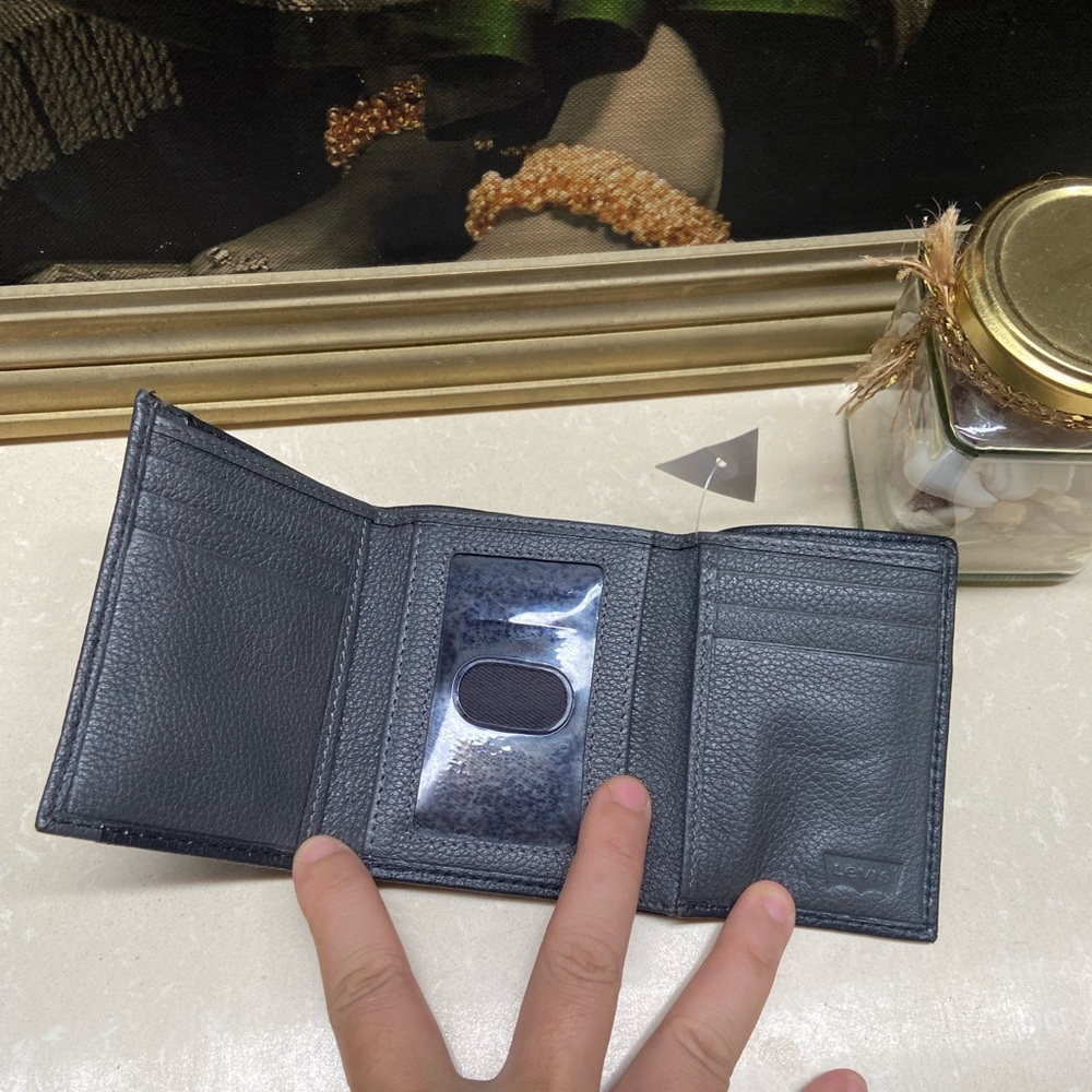 Levis Leather Wallet. UNISEX - Picture 6 of 9